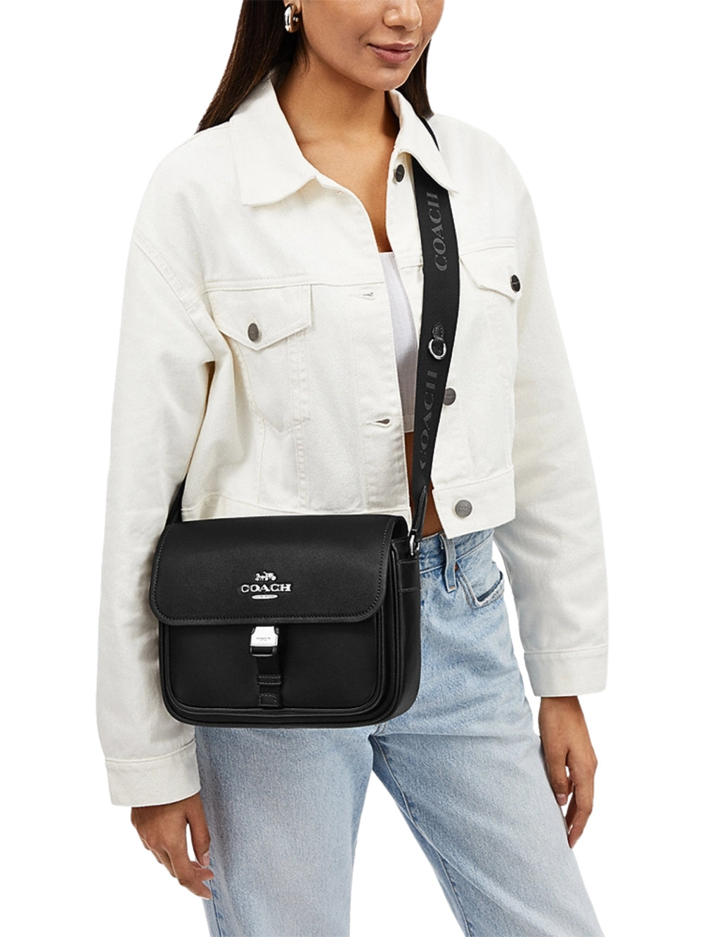 on-model-Coach-Pace-Messenger-Bag-Black