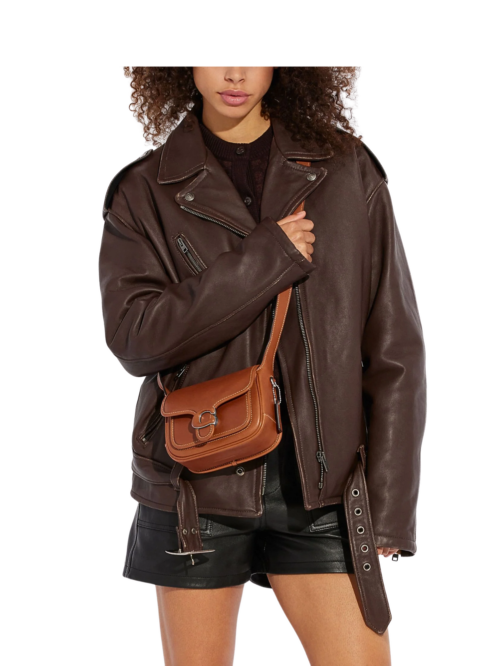 on-model-Coach-Tabby-Messenger-19-Burnished-Amber