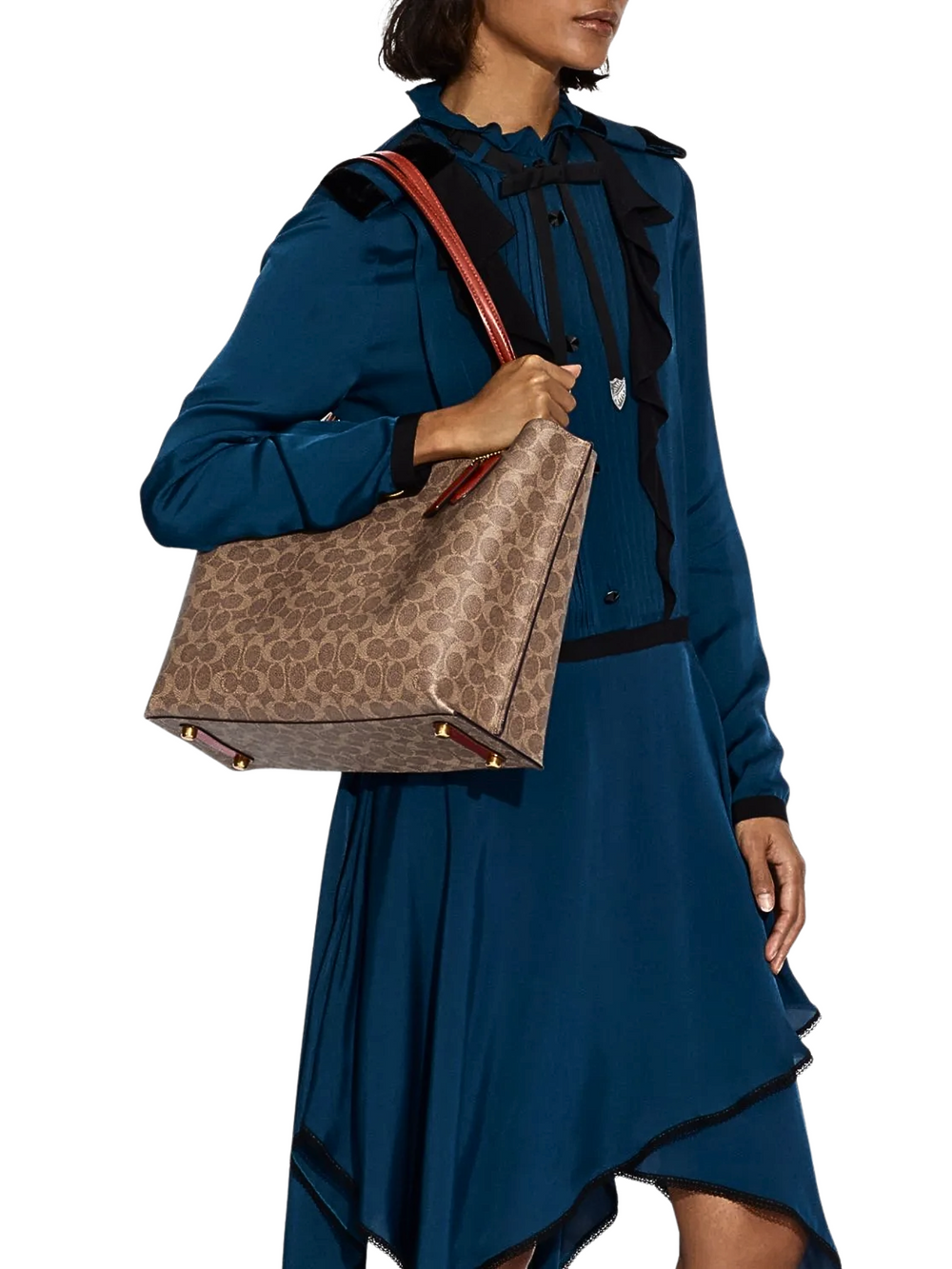 on-model-Coach-Willow-Tote-In-Signature-Canvas-Tan-Rust