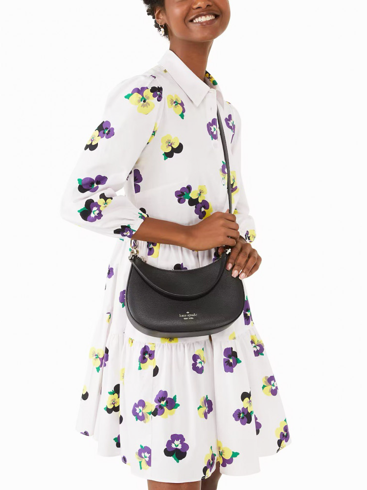 on-model-Kate-Spade-Kristi-Refined-Grain-Leather-Crossbody-Bag-Black