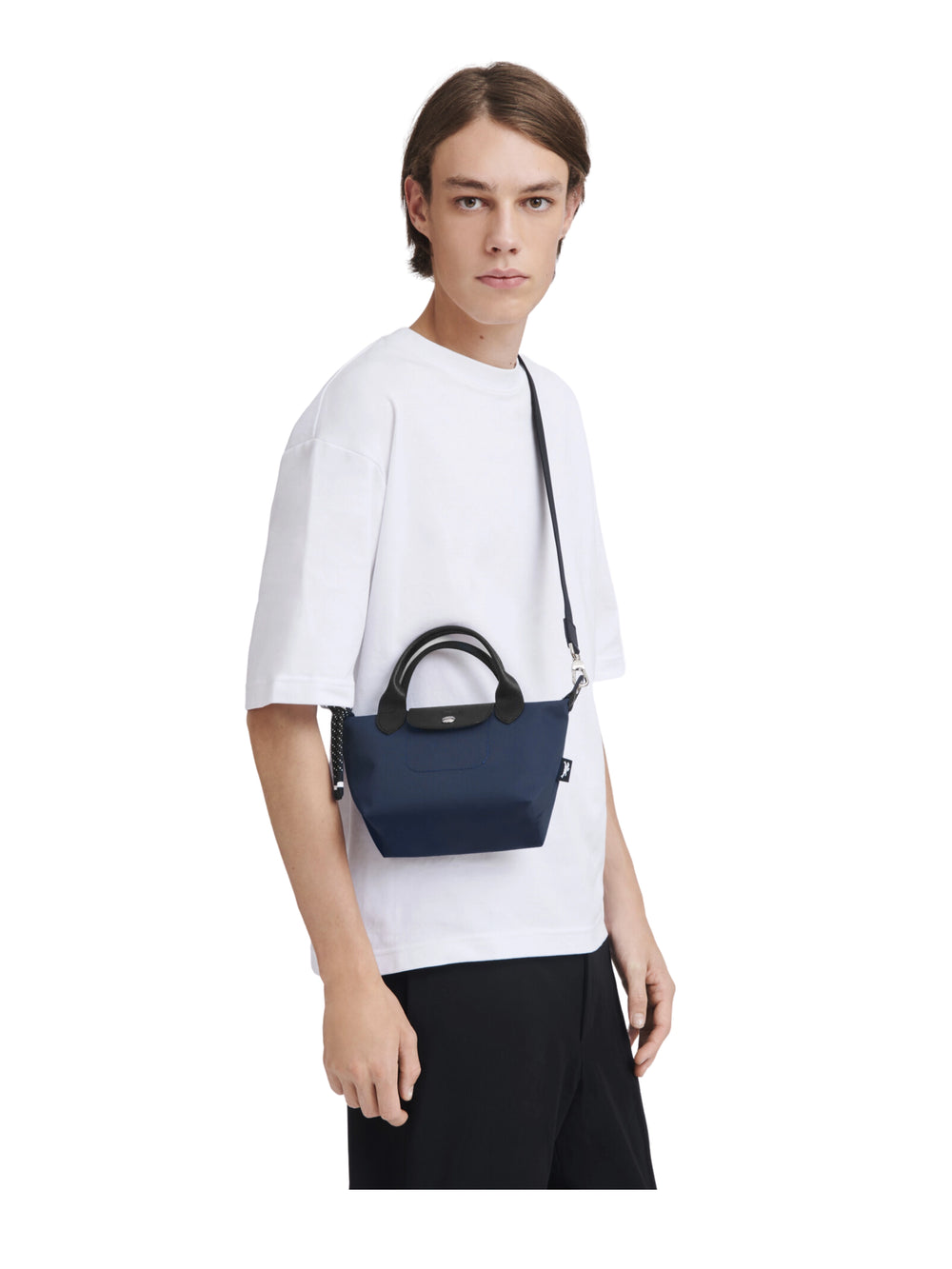 on-model-Longchamp-Le-Pliage-Energy-Extra-Smal-Top-Handle-Navy_5