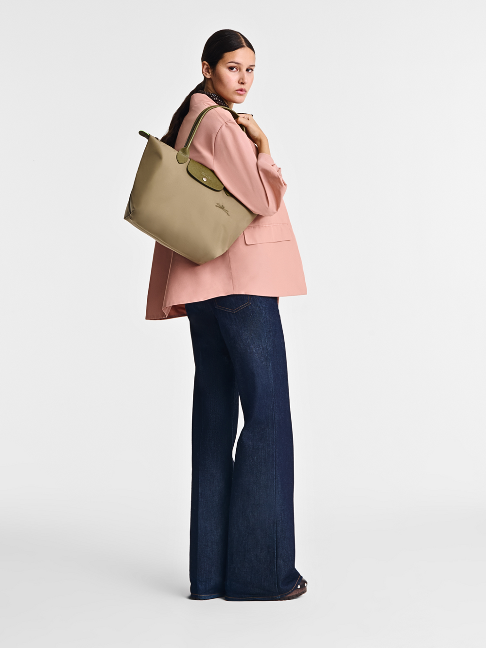 on-model-Longchamp-Le-Pliage-Green-Large-Shoulder-Bag-Artichoke