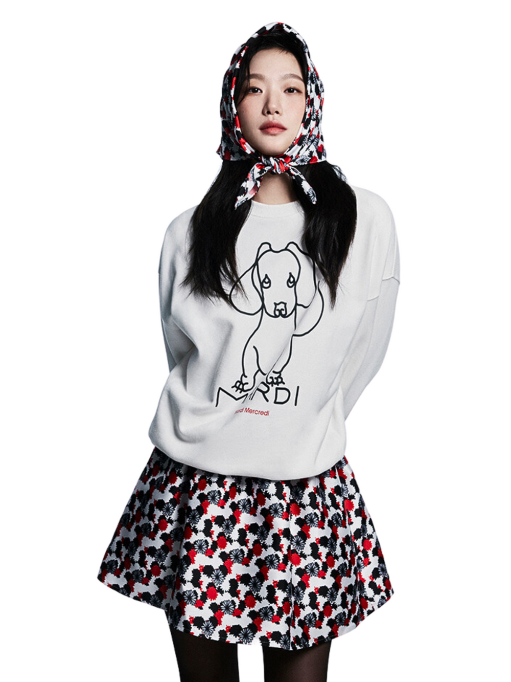 on-model-Mardi-Mercredi-Sweatshirt-Ddanji-CH.02-White-Black