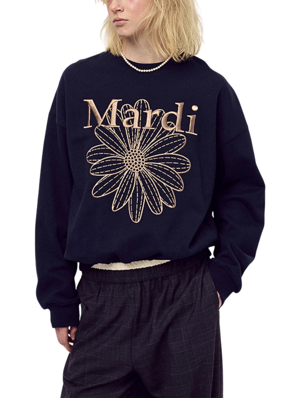 on-model-Mardi-Mercredi-Sweatshirt-Flowermardi-Needlework-Navy-Taupe