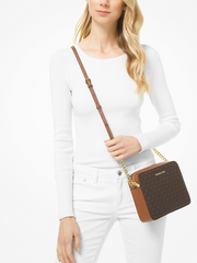 on-model-Michael -Kors- Jet- Set- Item- Large- Eastwest- Crossbody- Bag- Brown