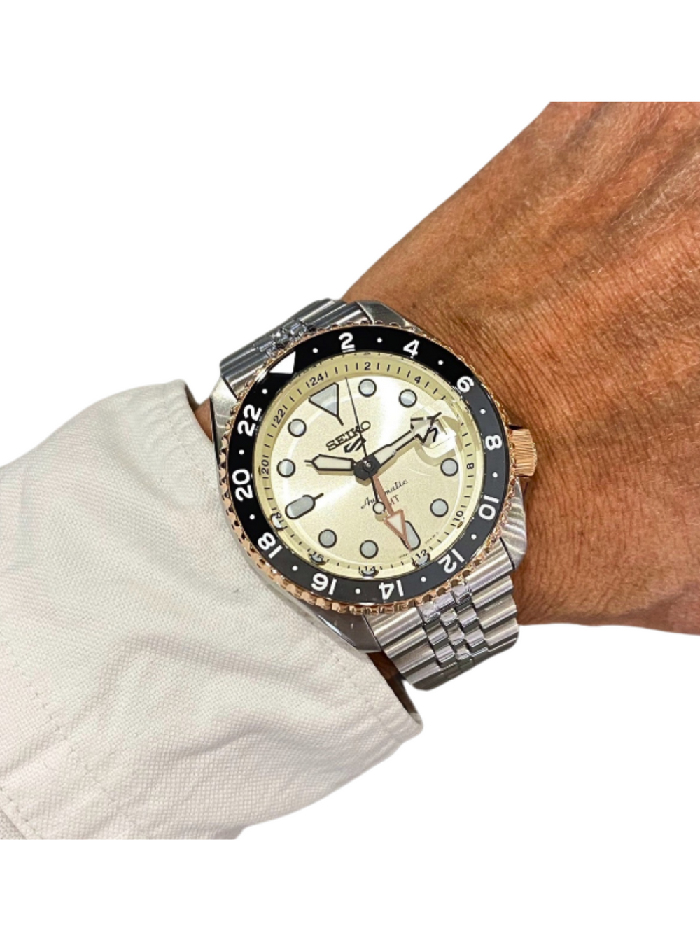 on-model-Seiko-5-Sports-GMT-SSK046K1-Asia-Pacific-Limited-Edition