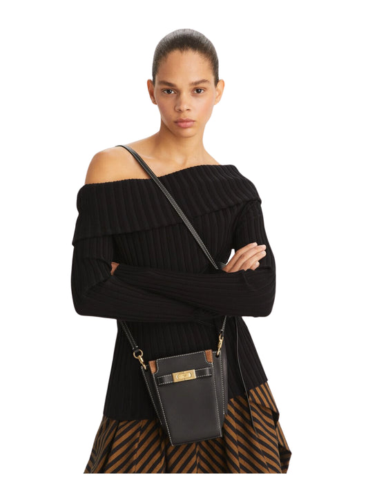 on-model-Tory-Burch-Petite-Lee-Radziwill-Double-Bucket-Bag-Black