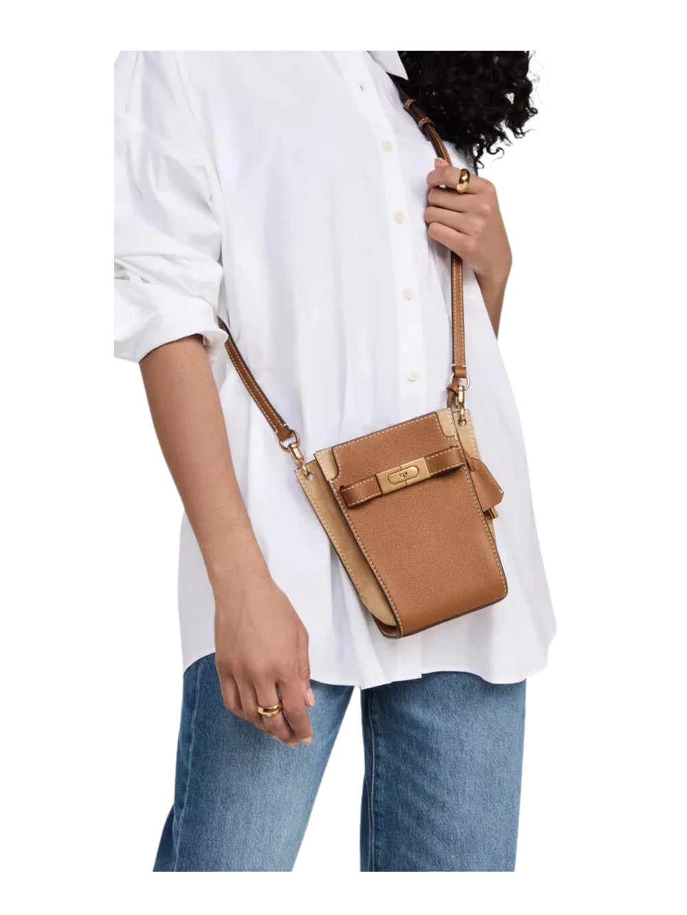 on-model-Tory-Burch-Petite-Lee-Radziwill-Pebbled-Double-Bucket-Bag-Tiger