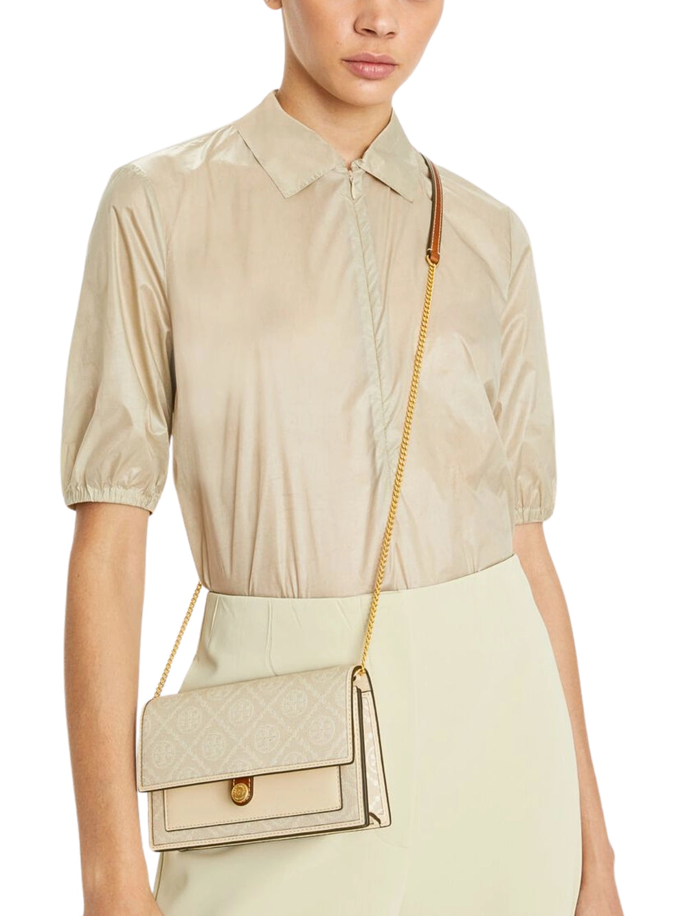 on-model-Tory-Burch-T-Monogram-Chain-Wallet-Ivory