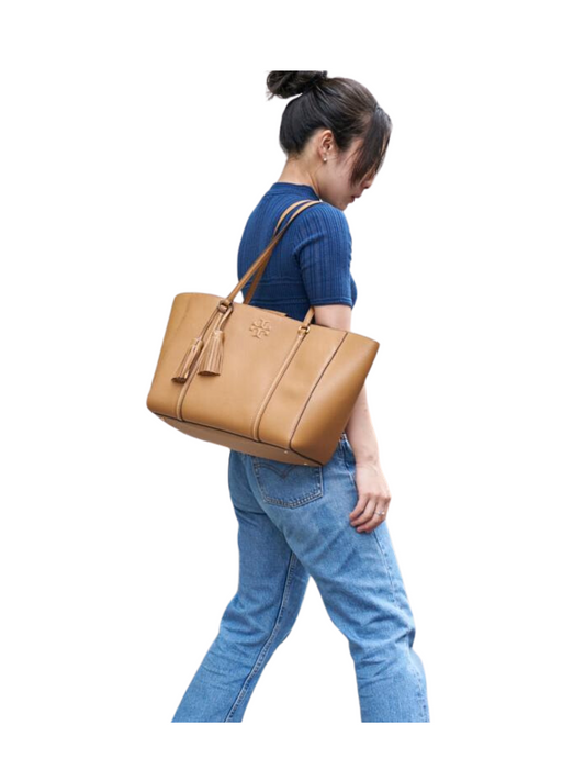 on-model-Tory-Burch-Thea-Tote-Bag-Tiramisu