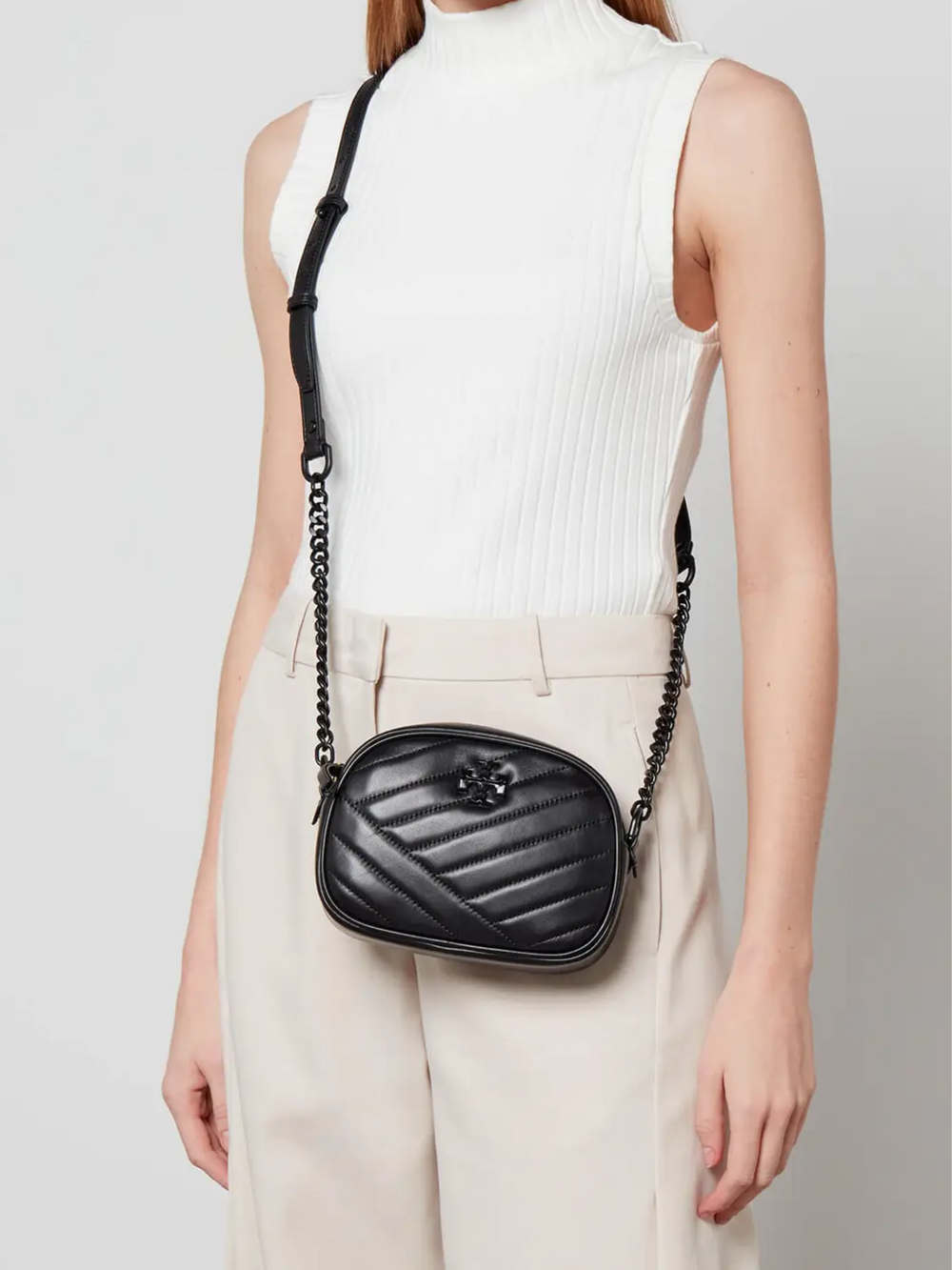 on-model-Tory-burch-kira-chevron-camera-bag-powder-black