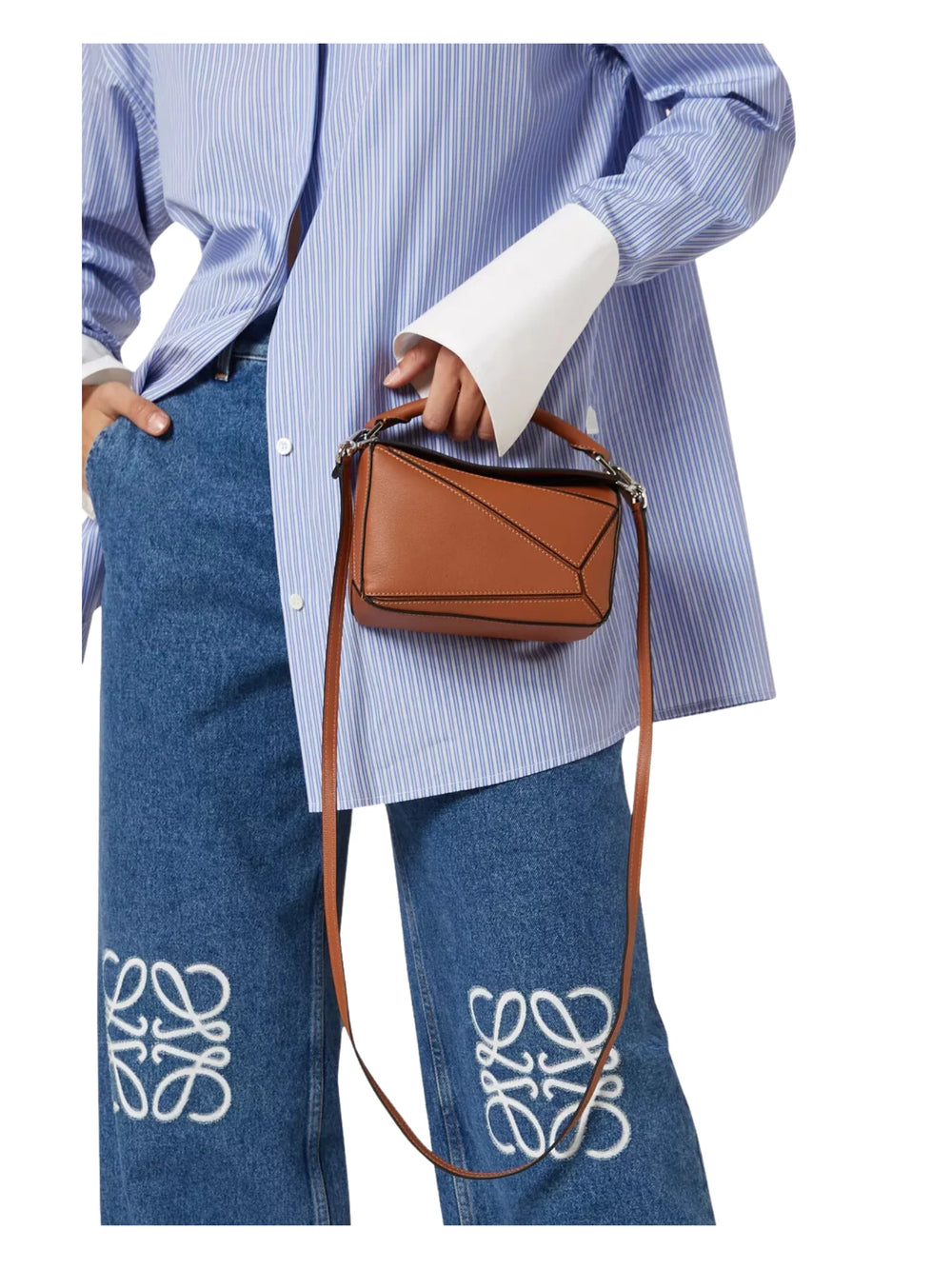 on-model1-Loewe-Mini-Puzzle-bag-in-classic-calfskin-TanWEBP