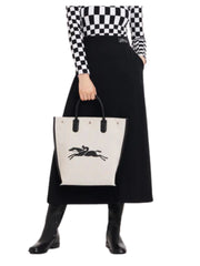 on-model1-Longhamp-Essential-Medium-Tote-Bag-Ecru