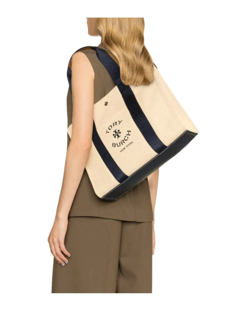 on-model1-Tory-Burch-logo-print-canvas-tote-bag-naturalWEBP