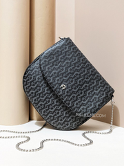 on-produk-Aigner-Ava-Small-Shoulder-Bag-Logo-Black