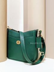 on-produk-Coach-Chaise-19-Crossbody-Bag-Dark-Pine