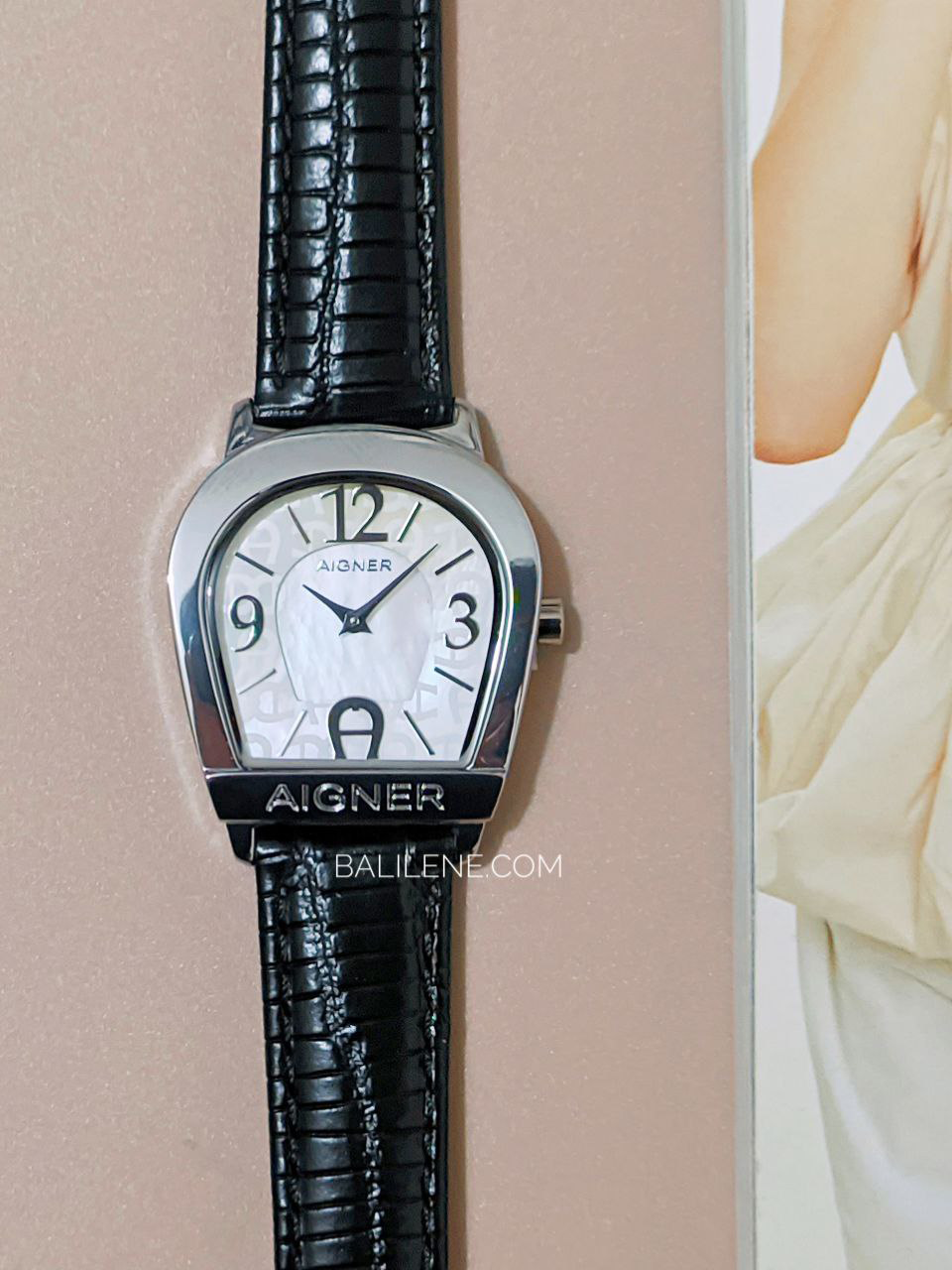 on-produk1-Aigner-Forli-Black-Silver-Watch