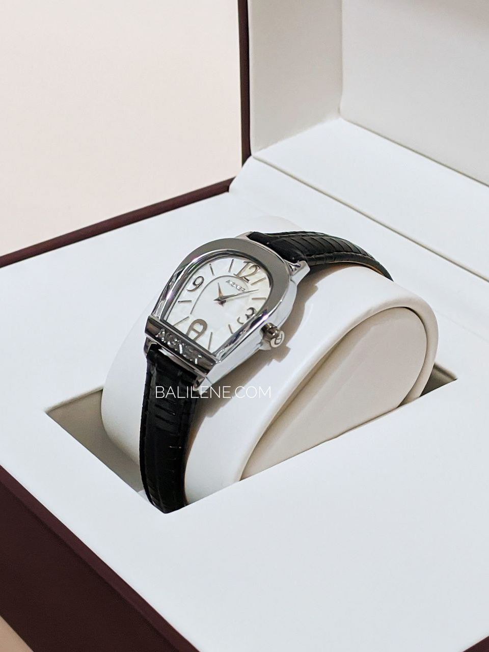 on-produk2-Aigner-Forli-Black-Silver-Watch