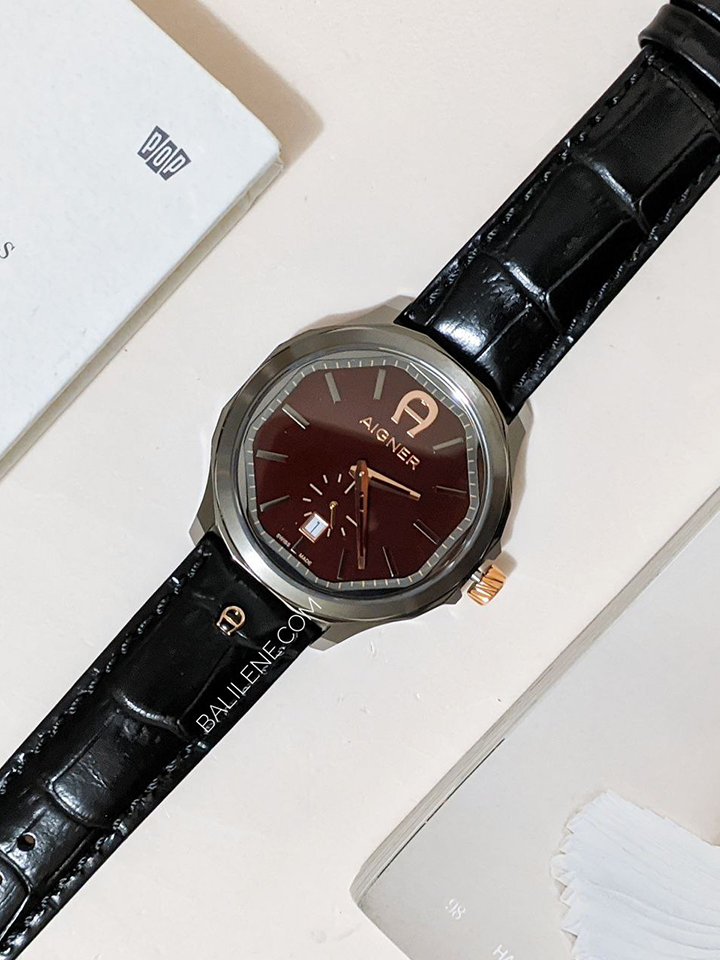 Aigner A110101 Sorrento Red Dial Leather Strap Watch