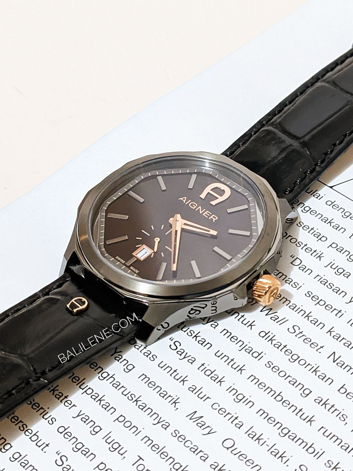 Aigner-A110101-Sorrento-Red-Dial-Leather-Strap-Watch-Balilene-detail-samping