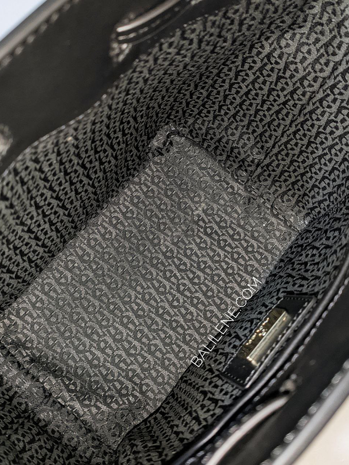 Aigner-Tara-Crossbody-Bag-Small-Black-Balilene-detail-dalam
