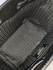 Aigner-Tara-Crossbody-Bag-Small-Black-Balilene-detail-dalam