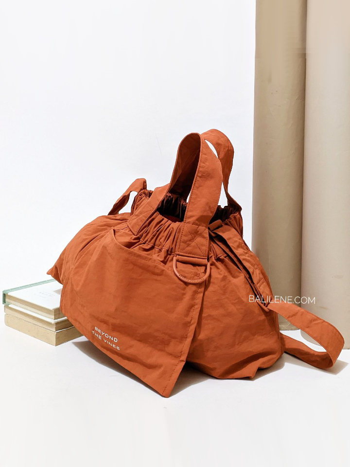 Beyond-The-Vines-XS-Dumpling-Bag-Terracotta-Balilene-detail-depan