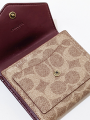 Coach-31548-Small-Wallet-In-Colorblock-Signature-Canvas-Tan-Chalk-Balilene-detail-lock