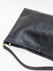 Coach-34312-Scout-Hobo-Bag-Black-Balilene-detail-belakang