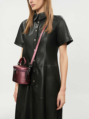 Coach-38590-Trail-Metallic-Berry-Balilene-detail-onmodel