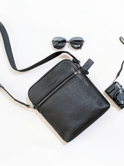 Coach-4011-Houston-Flight-Bag-Gunmetal-Black-Balilene-detail-depan