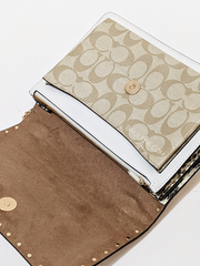 Coach-90400-Klare-Crossbody-In-Signature-Canvas-With-Rivets-Light-Khaki-Multi-Balilene-detail-penutup