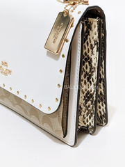 Coach-90400-Klare-Crossbody-In-Signature-Canvas-With-Rivets-Light-Khaki-Multi-Balilene-detail-samping