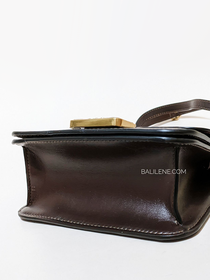 Coach-Alie-Shoulder-Bag-18-In-Signature-Jacquard-With-Snakeskin-Detail-Oak-Maple-Balilene-detail-bawah