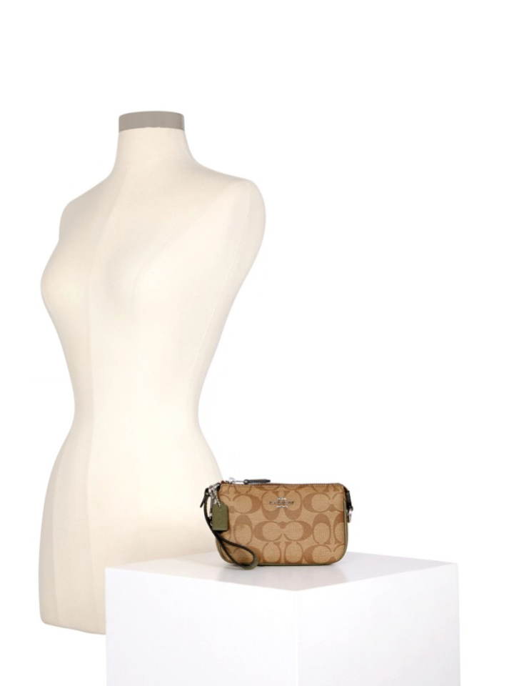 Coach-C4580-Nolita-15-In-Signature-Canvas-Surplus-Balilene-detail