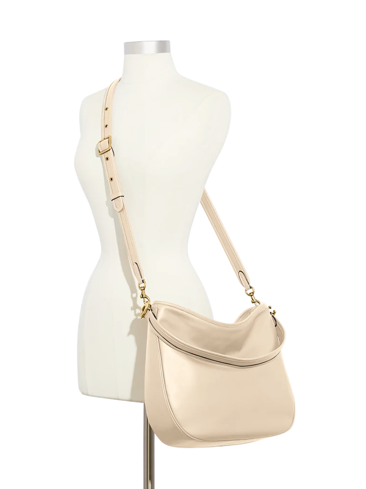 Coach-C6340-Soft-Tabby-Hobo-Ivory-Balilene-onmodel