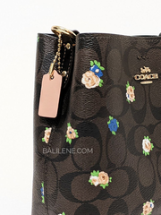 Coach-C7270-Mini-Town-Bucket-Bag-In-Signature-Canvas-With-Vintage-Mini-Rose-Print-Balilene-detail-samping