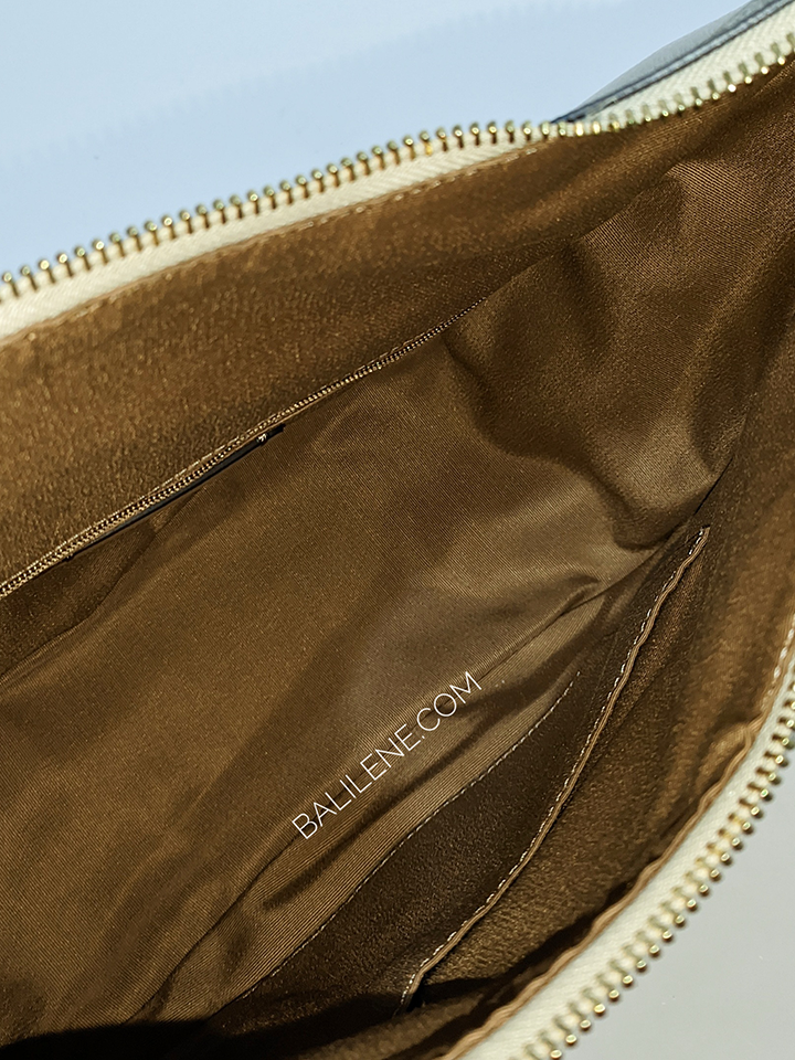 Coach-C9191-Jules-Hobo-In-Signature-Canvas-Light-Khaki-Ivory-Multi-Balilene-detail-dalam