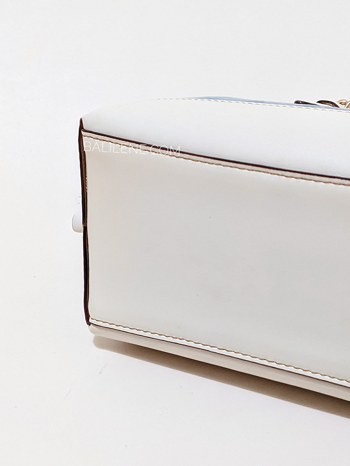 Coach-CA142-Mollie-Tote-25-In-Signature-Chambray-Light-Denim-Chalk-Balilene-detail-bawah