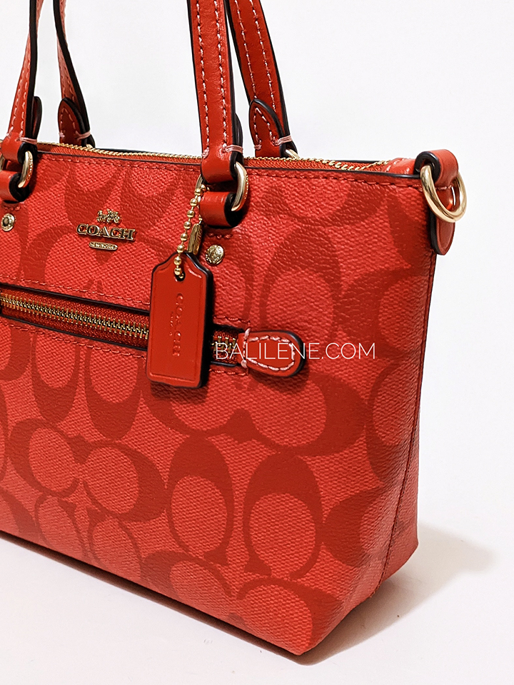 Coach-CA721-Mini-Gallery-Crossbody-In-Signature-Canvas-Miami-Red-Balilene-detail-samping