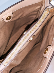 Coach-Cammie-Chain-Bucket-Bag-In-Signature-Canvas-Light-Khaki-Chalk-Balilene-detail-dalam