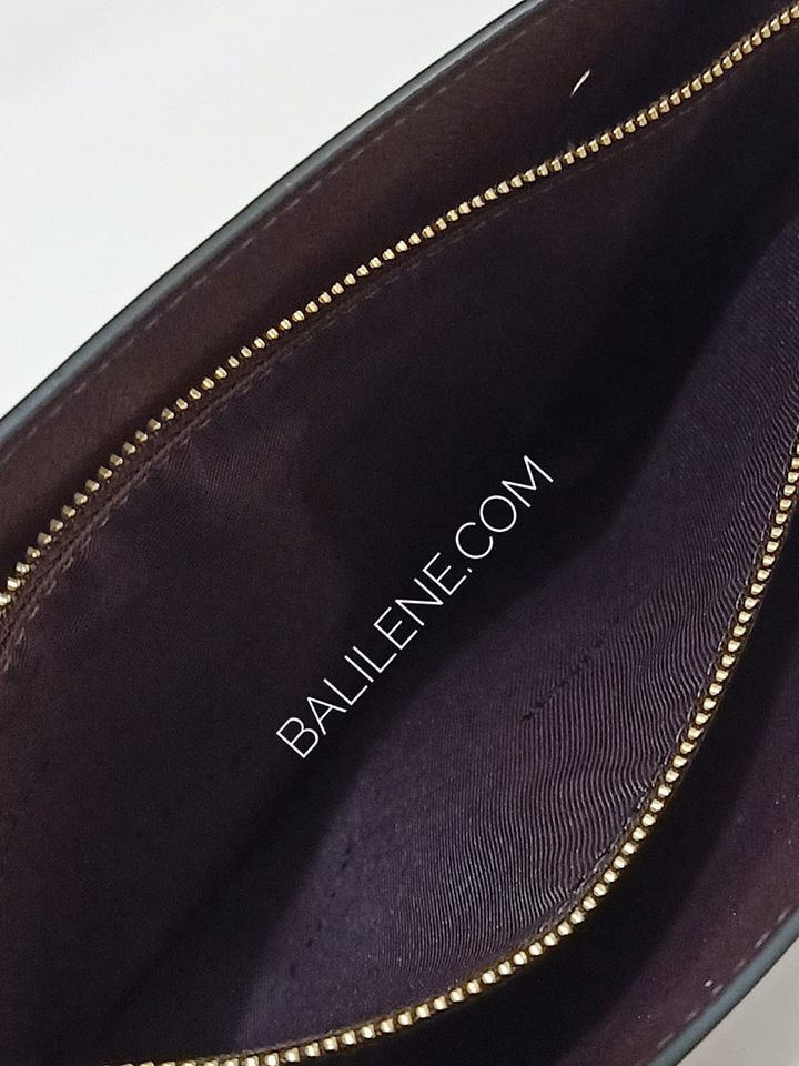 Coach-Charlie-Carryall-28-In-Signature-Leather-Black-Balilene-detail-dalam