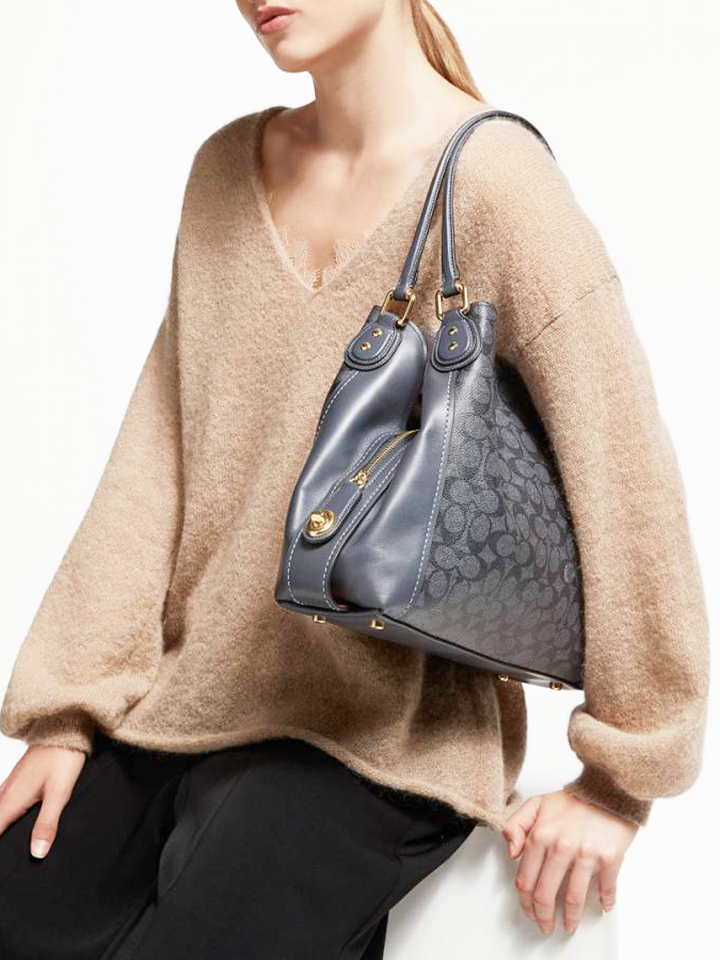 Coach-F31698-Edie-Shoulder-Bag-31-In-Signature-Canvas-Midnight-Navy-Balilene-onmodel1