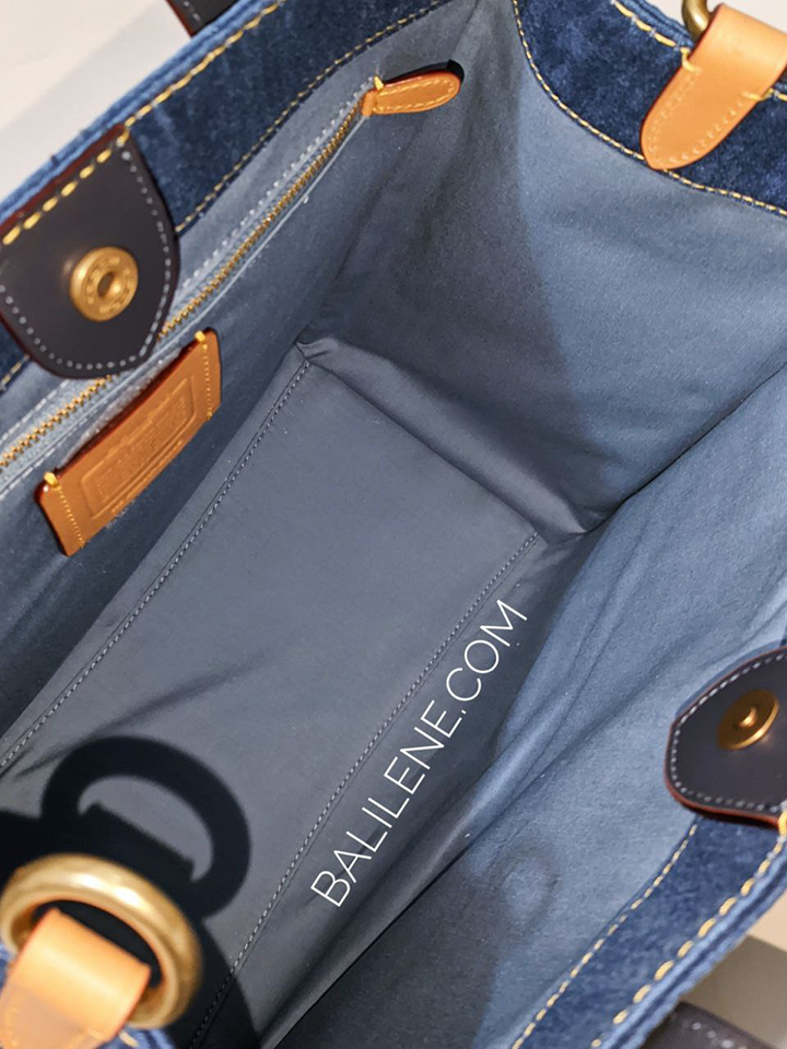 Coach-Field-Tote-In-Signature-Denim-Midnight-Navy-Balilene-detail-dalam