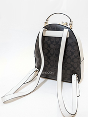 Coach-Jordyn-Backpack-In-Signature-Canvas-With-Varsity-Motif-Brown-Buttercup-Balilene-detail-belakang