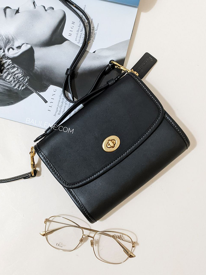 Coach-Kip-Turnlock-Crossbody-Bag-Black-Balilene-detail-depan