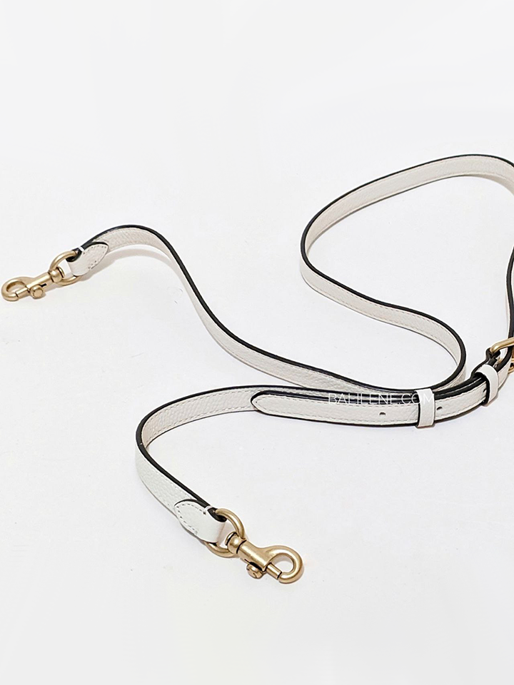 Coach-Lora-Carryall-30-Chalk-Balilene-detail-strap