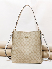 Coach-Mollie-Bucket-Bag-In-Signature-Canvas-Light-Khaki-Chalk-Balilene-detail-depan