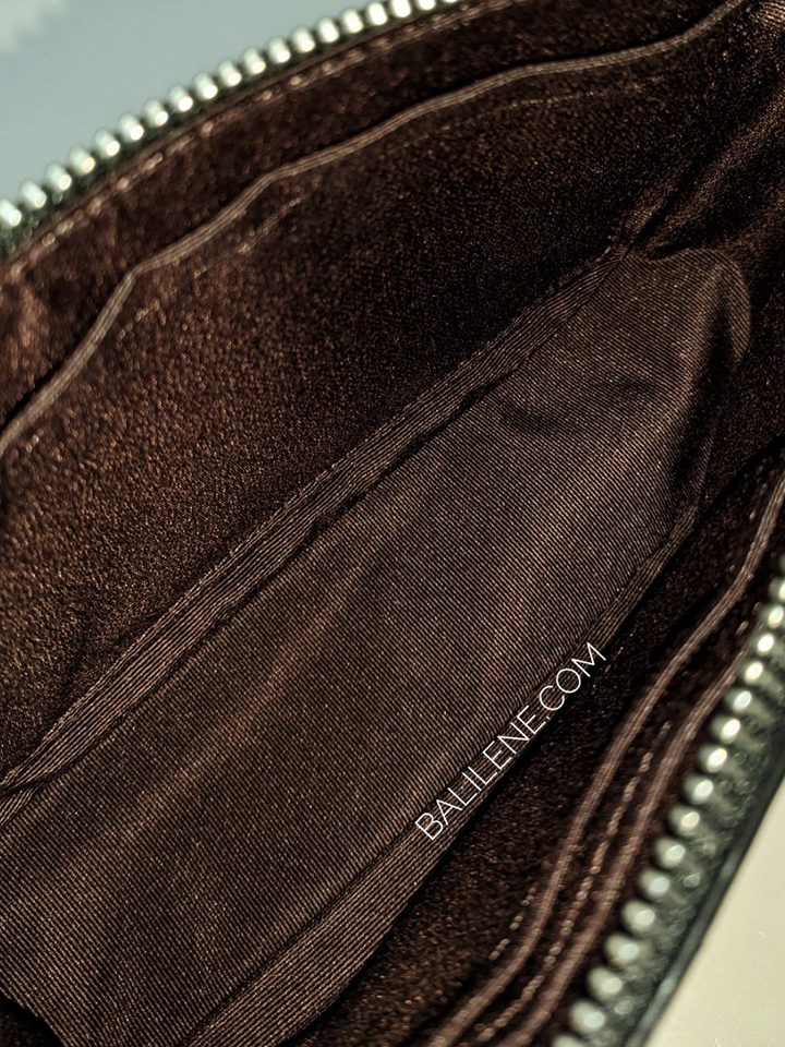 Coach-Nolita-19-In-Signature-Canvas-Silver-Graphite-Black-Balilene-detail-dalam