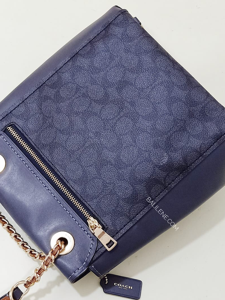 Coach-Parker-Convertible-Backpack-In-Signature-Canvas-Midnight-Navy-Balilene-detail-belakang